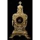 Beautiful Clock of Cast Bronze in Perfect Functioning. France, XIX Century