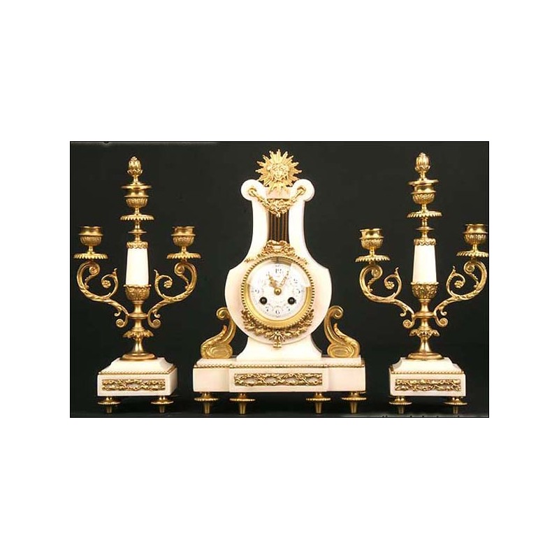 Pendulum clock in white marble and gilt bronze. 1870