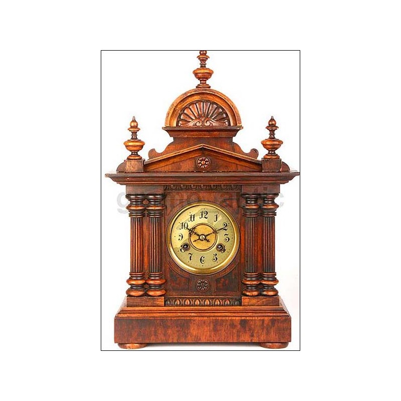 Mantel clock with Junghans chime. Walnut. 1900