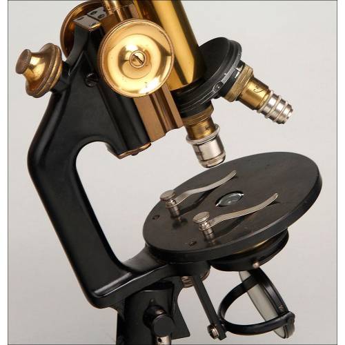 Fantastic C. Reichert Microscope in Perfect Working Condition. Vienna,  Circa 1920