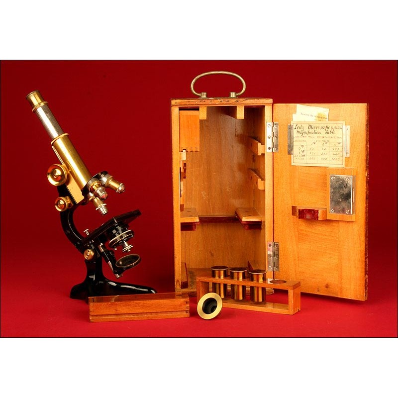 Ernst Leitz Wetzlar Microscope from 1909. Original Case. Well Preserved and Working.