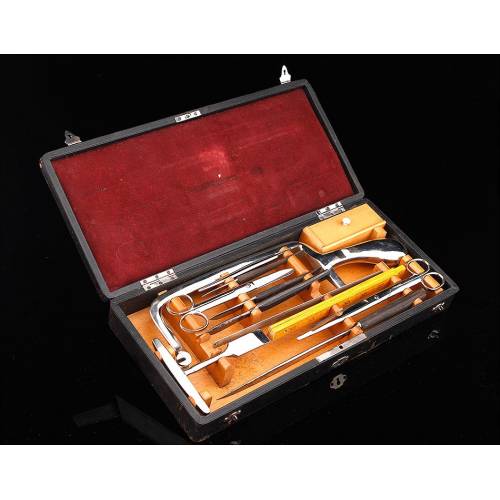 Complete Medical Examiner's Case. Germany, First Quarter of the 20th Century. Good Condition