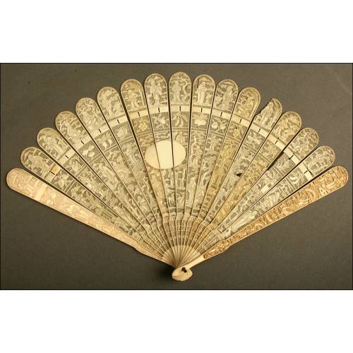 Magnificent Chinese Hand Carved Ivory Fan. Qing XIX Century. Very well preserved.