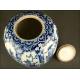 Urna China de Porcelana Azul y Blanca con Sello de Xianfeng.Ocho Inmortales. S. XIX