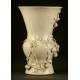 Beautiful China White Porcelain Vase. Late XIX Century. With Peaches Decoration