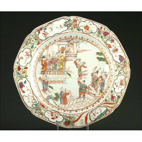 XVIII Century - Precious Chinese Porcelain Dish. Good Condition.