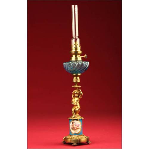 Beautiful Oil Lamp in Bronze and Porcelain. S. XIX