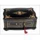 Important Jewelry Box with Boulle Marquetry and Capitoné Upholstery. France, XIX Century