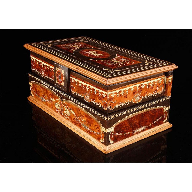 Beautiful Antique Jewelry Box in Modernist Style and Marquetry. France, Circa 1900