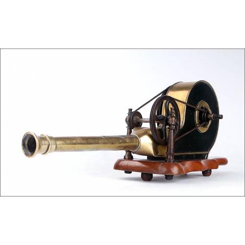 Rare Mechanical Fireplace Blower. Antique and Large Size. 19th Century.