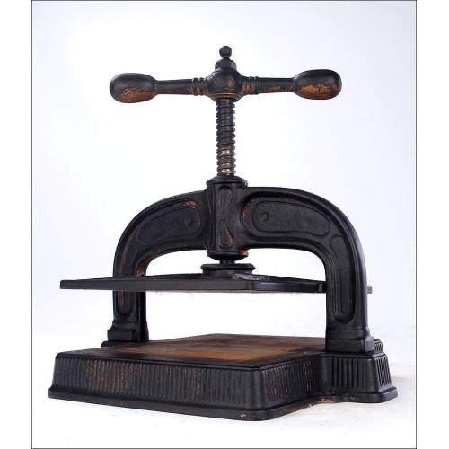 Fantastic Antique Book Binding Press. Early 20th Century