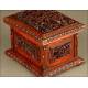 Chinese Jewelry Box in Carved Wood with Costumbrist Scenes, XIX Century. Restored.