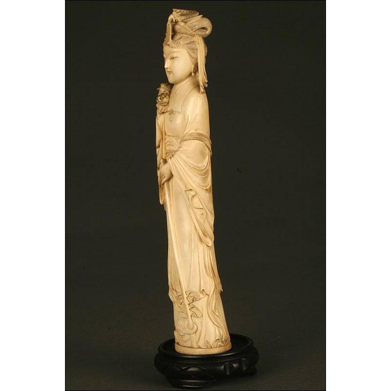 Peana de madera para figuras religiosas