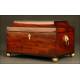 Beautiful 19th Century English Tea Box in Mahogany Wood. With Five Compartments.