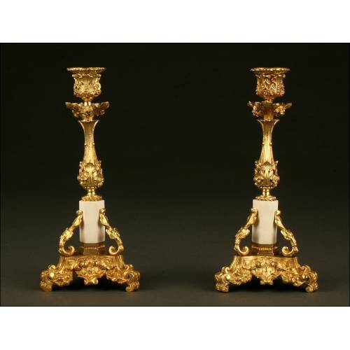 Elegante Pareja de Candeleros Franceses, 1.880. Bien Conservados. Antiguos y Decorativos